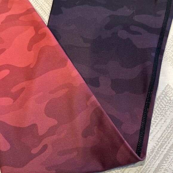 Wear it to Heart (WITH) High Waist Reversible Peach & Black Camouflage Leggings - Picture 3 of 7